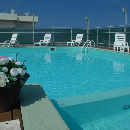 Ξενοδοχείο με διαμερίσματα Club House