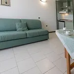 מלון דירות Club House