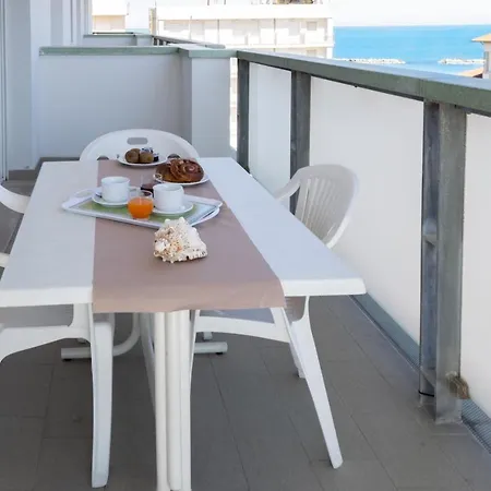 Club House 4* Cattolica