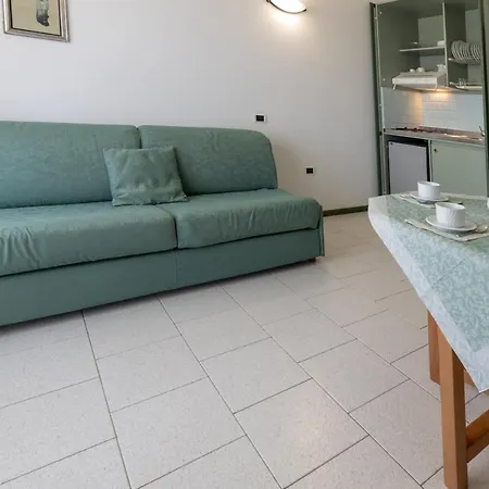 Aparthotel Club House