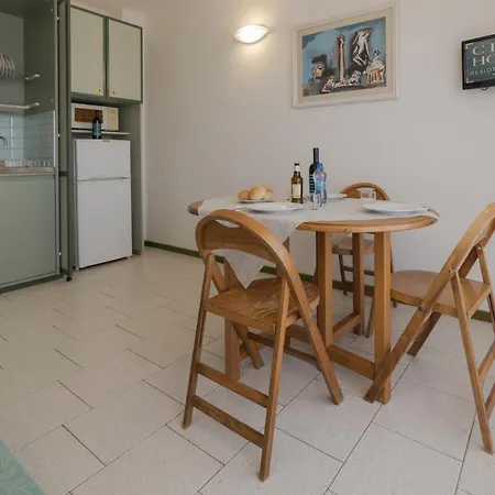 Club House 4*