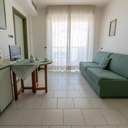 Club House Ξενοδοχείο με διαμερίσματα