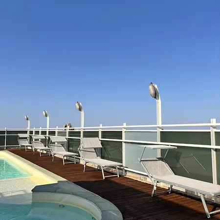 Club House Aparthotel