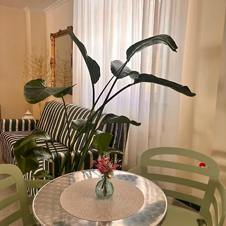 Aparthotel Club House