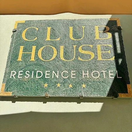 מלון דירות Club House