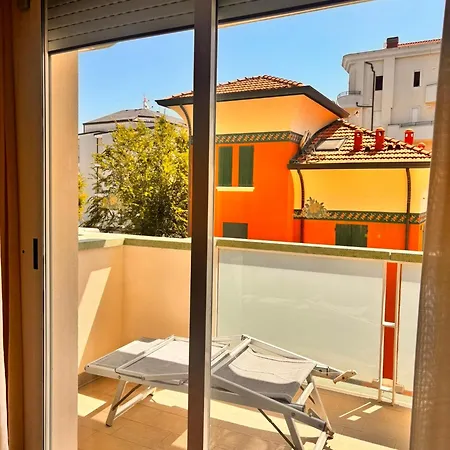 Aparthotel Club House 4*