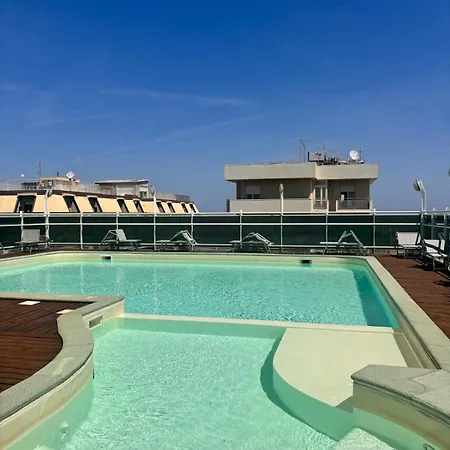 Club House 4*