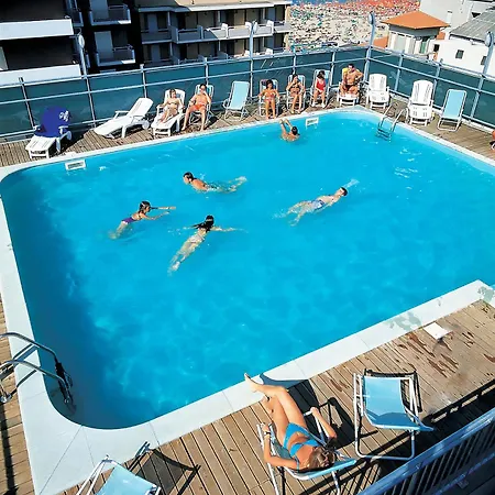 Club House 4*