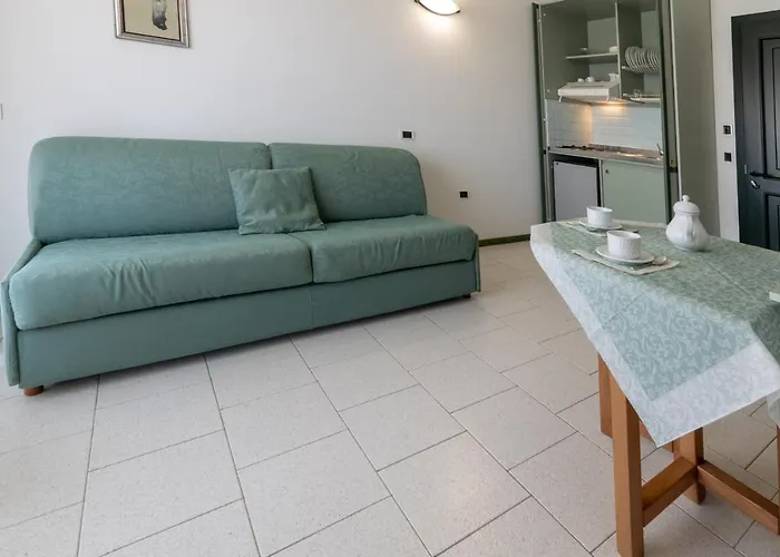 Aparthotel Club House